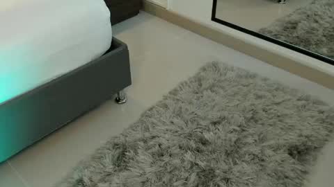 Snapshot of mia_collins96 chatting on 05-05-26, 02:41 M I A online show from 05-05-26, 02:41
