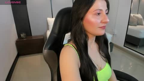 Snapshot of mia_collins96 chatting on 05-20-26, 02:29 M I A online show from 05-20-26, 02:29