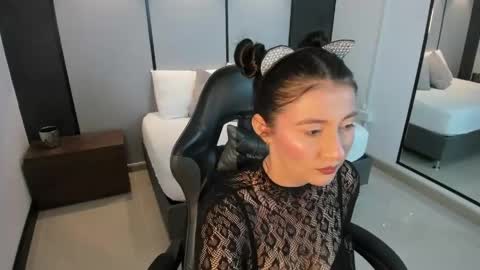 Snapshot of mia_collins96 chatting on 05-21-26, 02:40 M I A online show from 05-21-26, 02:40