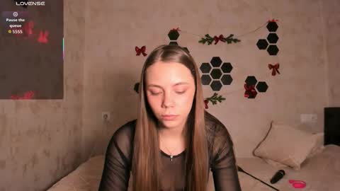 Mia  next stream Thursday 1400 UTC1 Friday 1400 UTC1 online show from 01-05-26, 05:27