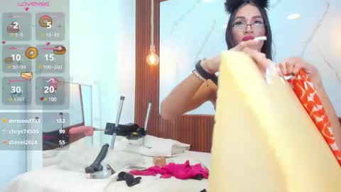 Snapshot of mia_conde1_ chatting on 02-27-25, 01:07 Mia Conde online show from 02-27-25, 01:07