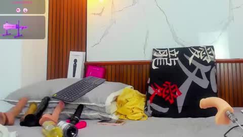 Snapshot of mia_conde1_ chatting on 11-07-25, 05:18 Mia Conde online show from 11-07-25, 05:18