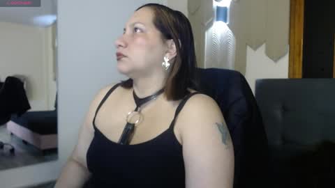 Mia online show from 04-13-26, 03:45