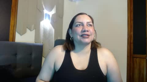 Mia online show from 04-24-26, 02:58