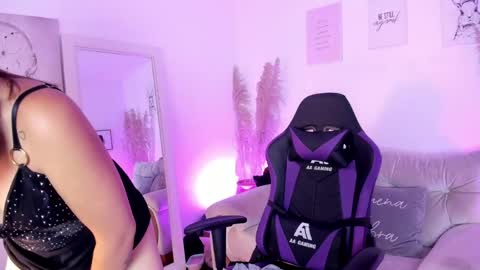 mia_corner online show from 04-14-26, 02:01