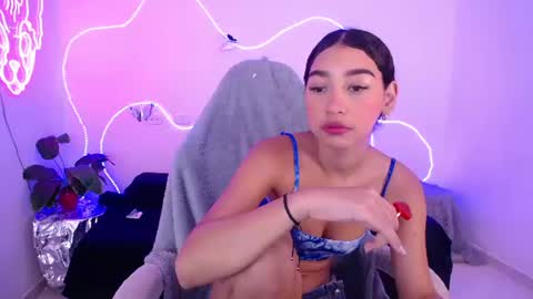 mia_cute_girl online show from 07-28-26, 12:12