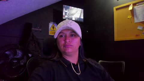 Mia daniela  online show from 10-01-25, 05:57