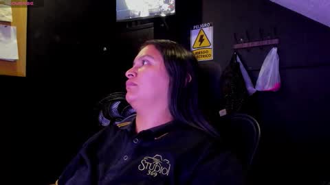 Mia daniela  online show from 10-31-25, 06:03