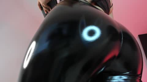 Mia online show from 12-23-24, 12:25