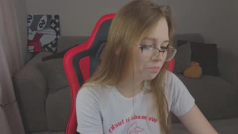 Snapshot of mia_dixson chatting on 10-06-25, 07:06 Mia online show from 10-06-25, 07:06