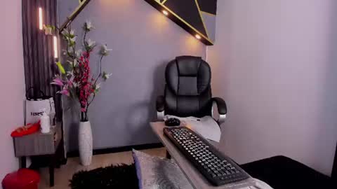 Mia  online show from 07-28-26, 06:20