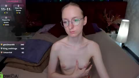 Snapshot of mia_e1fie chatting on 05-18-26, 04:07 mia_e1fie online show from 05-18-26, 04:07