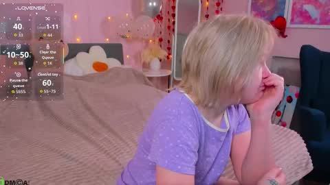 Mia online show from 02-25-26, 02:54