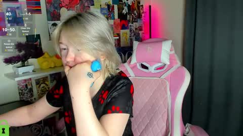 Mia online show from 04-27-26, 02:53