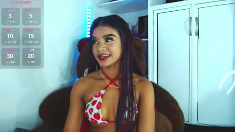 mia_fernand online show from 11-29-25, 08:23