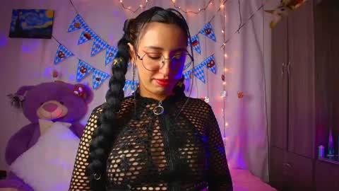 Snapshot of mia_flames chatting on 09-26-25, 12:47 Mia flames online show from 09-26-25, 12:47