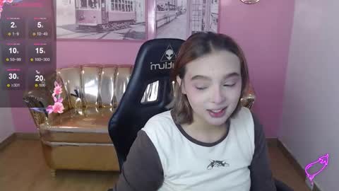 Mia online show from 11-07-25, 12:38