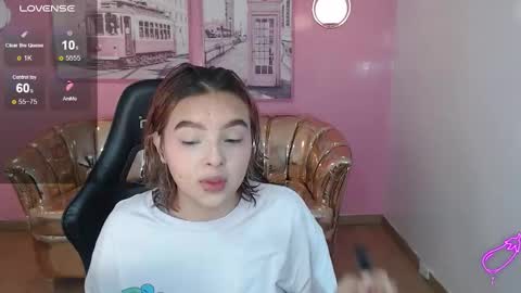 Mia online show from 11-17-25, 12:55