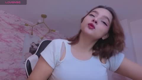 Mia online show from 03-01-26, 01:24