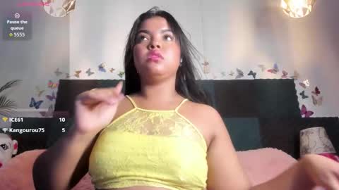 mia_fox05 online show from 03-13-26, 12:39