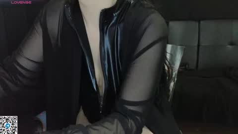 Golden ones online show from 11-25-25, 03:56