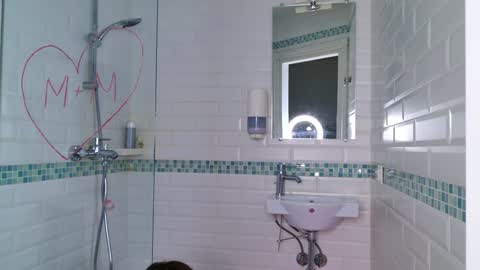 Mia online show from 12-19-24, 10:45