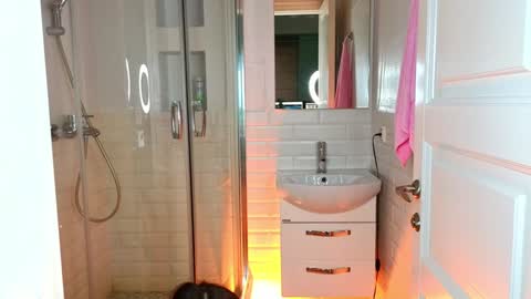 Mia online show from 01-07-25, 09:18