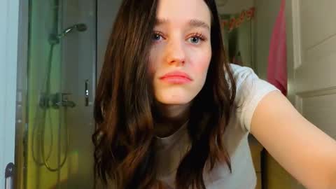 Mia online show from 02-28-25, 05:37