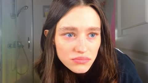 Mia online show from 03-03-25, 05:31