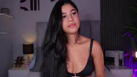 Mia  online show from 04-22-26, 12:50