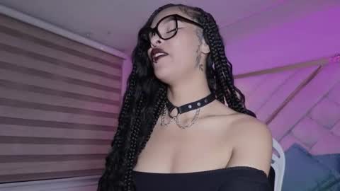 Mia online show from 02-25-26, 02:54