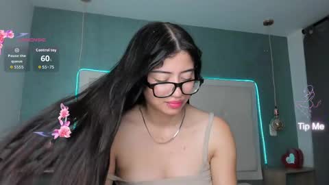 Snapshot of mia_gomez52 chatting on 06-03-26, 02:33 mia online show from 06-03-26, 02:33