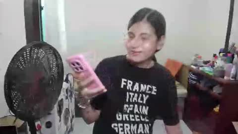 Snapshot of mia_goth766259 chatting on 11-23-25, 09:36 izzy online show from 11-23-25, 09:36