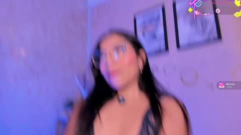 Mia online show from 04-01-26, 01:41