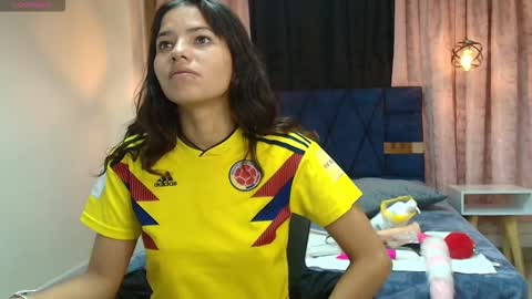 Snapshot of mia_holly__ chatting on 10-19-25, 07:53  MIA HOLLY  online show from 10-19-25, 07:53