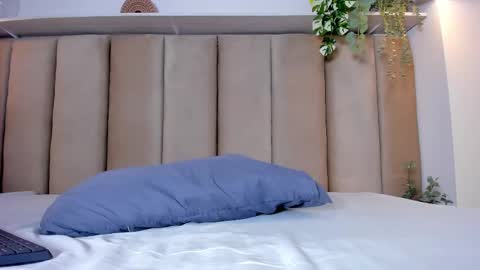  I am Mia  online show from 02-26-25, 01:30