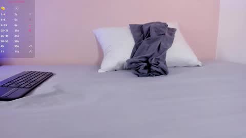  I am Mia  online show from 02-04-26, 12:00