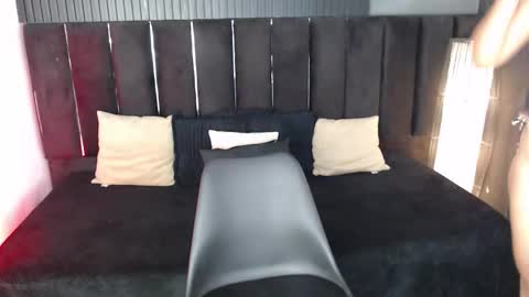 Snapshot of mia_hot_23 chatting on 12-15-25, 02:32 Mia online show from 12-15-25, 02:32