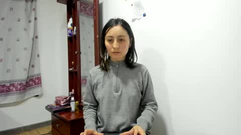 mia kaneee online show from 12-17-24, 01:29
