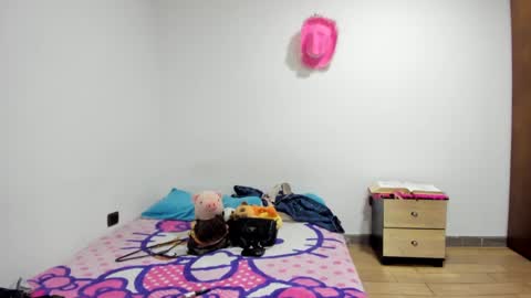 mia kaneee online show from 12-28-24, 10:02