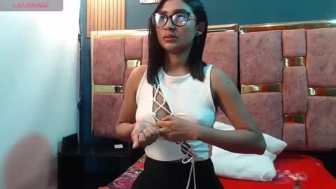 Snapshot of mia_konor06 chatting on 05-08-26, 11:04 Mia. online show from 05-08-26, 11:04