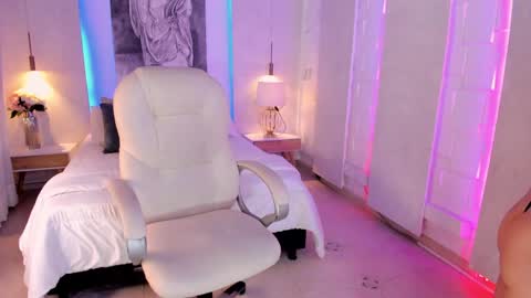 Snapshot of mia_lanee_ chatting on 06-02-26, 08:44 Mia Lane online show from 06-02-26, 08:44