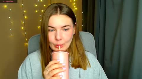 Snapshot of mia_lemm chatting on 11-19-25, 09:09 mia_lemm online show from 11-19-25, 09:09