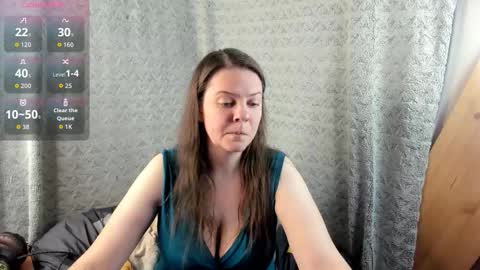 mia_lores online show from 10-21-25, 09:32