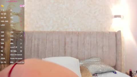 Mia online show from 10-06-25, 12:13