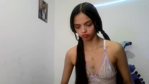 Snapshot of mia_lucy_21 chatting on 10-18-25, 09:10 mia lucy 21 online show from 10-18-25, 09:10