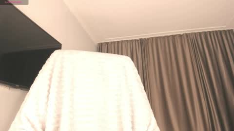 Snapshot of mia_lui chatting on 04-30-26, 10:21 Mia 3 online show from 04-30-26, 10:21