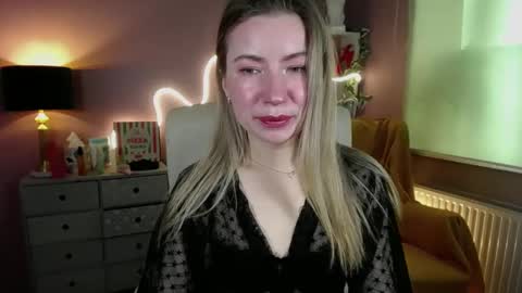 Snapshot of mia_luxx92 chatting on 03-06-25, 08:41 Mia online show from 03-06-25, 08:41