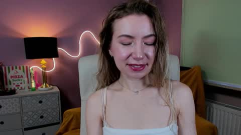 Snapshot of mia_luxx92 chatting on 11-06-25, 07:42 Mia online show from 11-06-25, 07:42