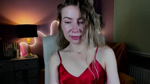 Snapshot of mia_luxx92 chatting on 11-16-25, 02:44 Mia online show from 11-16-25, 02:44